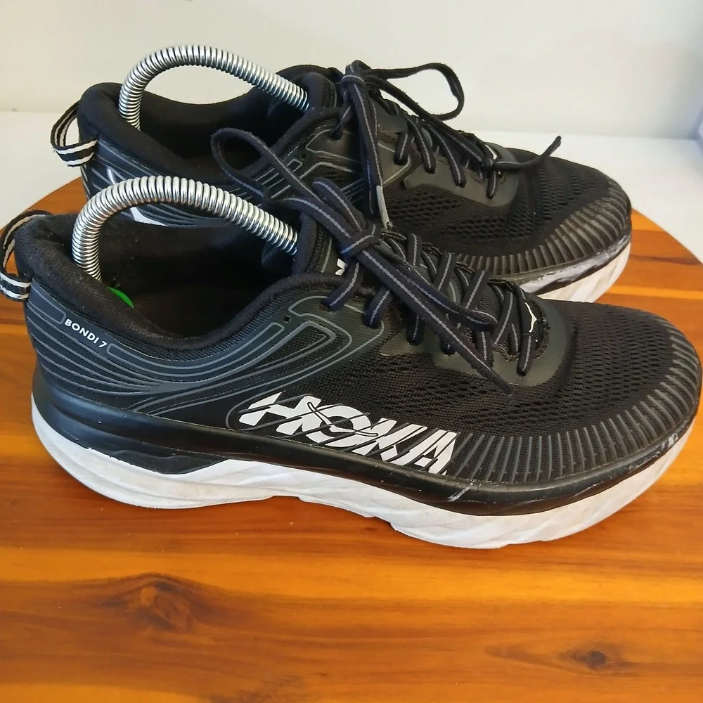 Hoka One One Bondi 7 Womens 9.5 Black White Running Shoes Sneakers 1110519 BWHT
